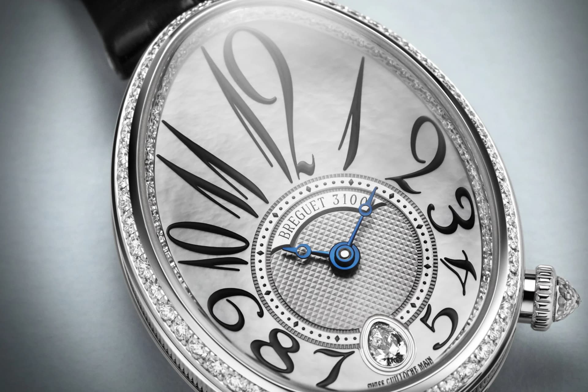 Breguet Reine de Naples 8918 – Beyaz Altın, Sedef Kadran, Giyoşe, Timsah Derisi Kayış, Pırlanta Taç 3