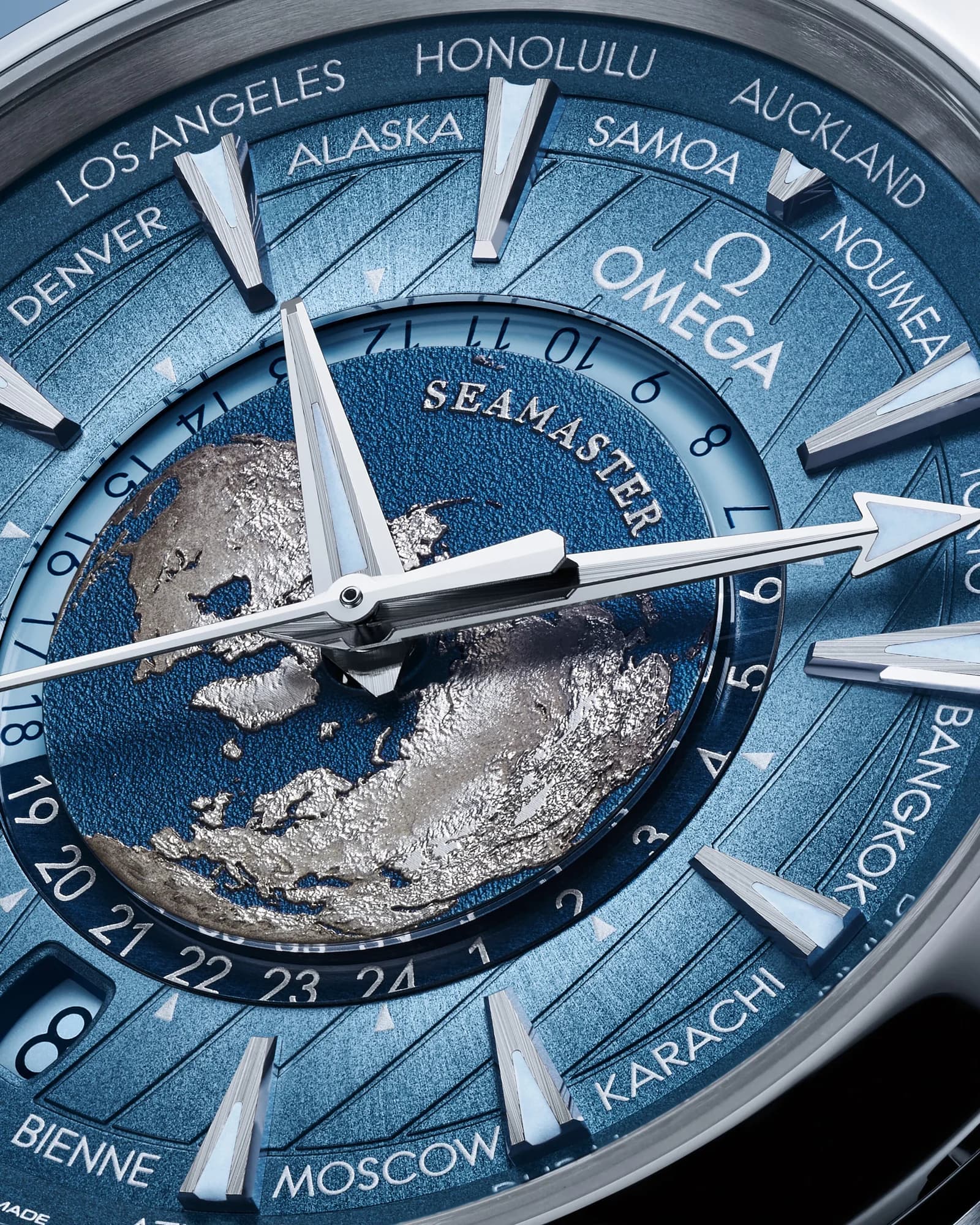 Omega Seamaster Aqua Terra 150M Co-Axial Master Chronometer GMT Worldtimer 43 mm – Steel on Rubber Strap, Blue Dial 3