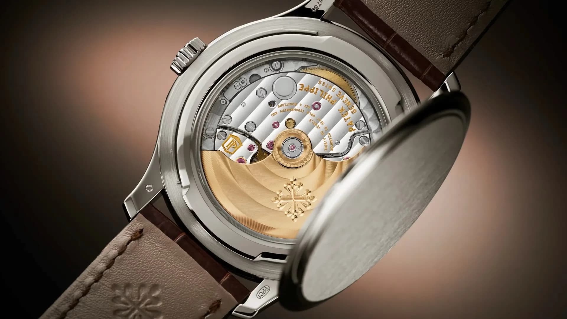 Patek Philippe Calatrava 5227G-015 7