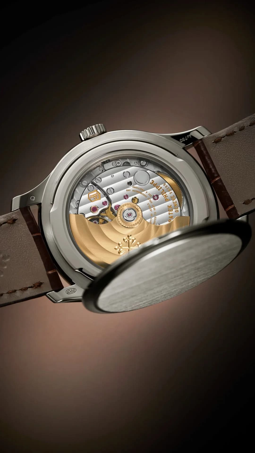 Patek Philippe Calatrava 5227G-015 8