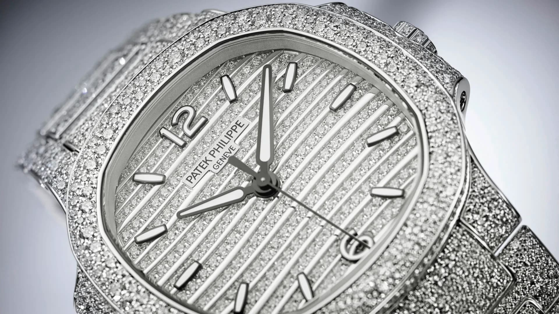 Patek Philippe Nautilus 7118/1450G-001 11