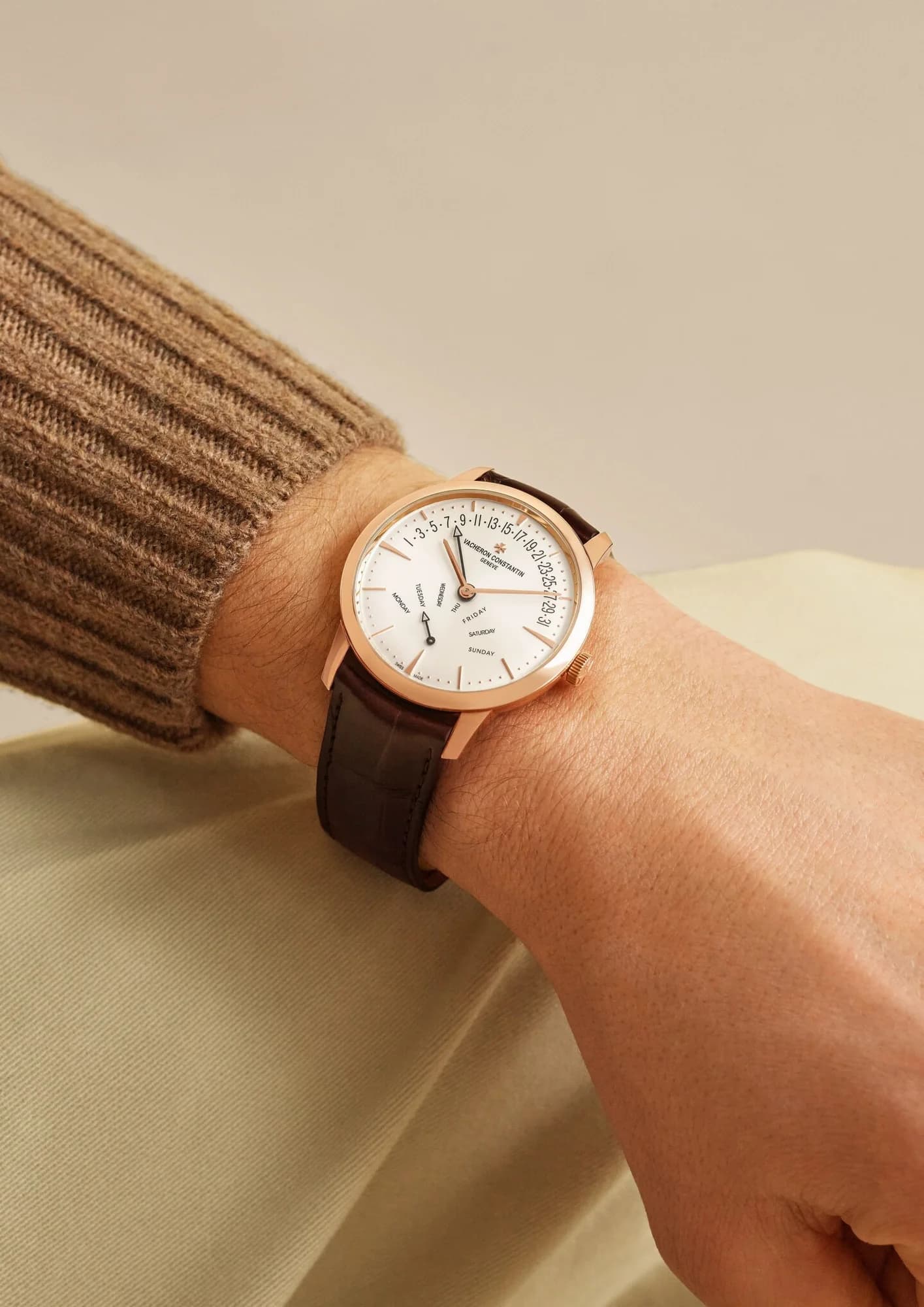 Vacheron Constantin Patrimony Retrograde Day-Date 42.5 mm Pink Gold – Gümüş Kadran 3
